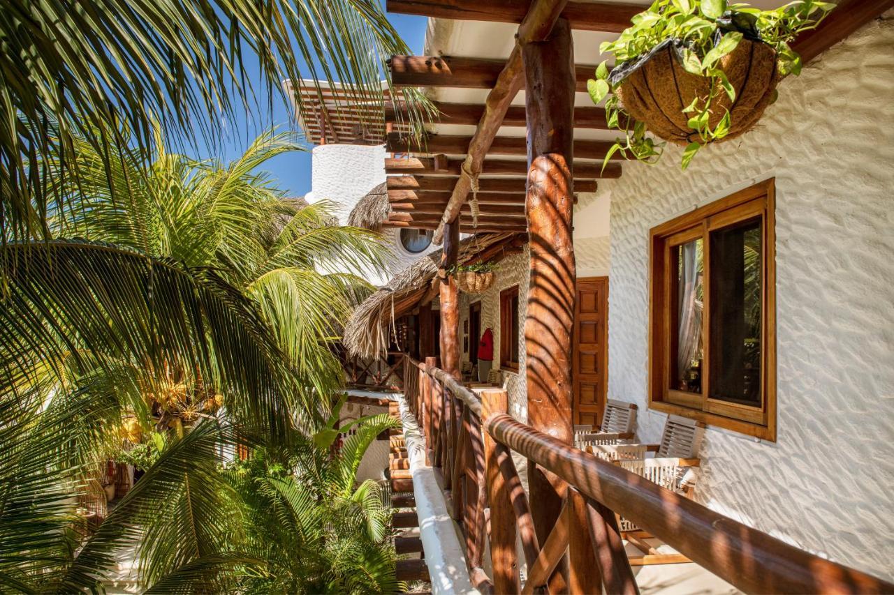 El Corazón Boutique - Adults Only